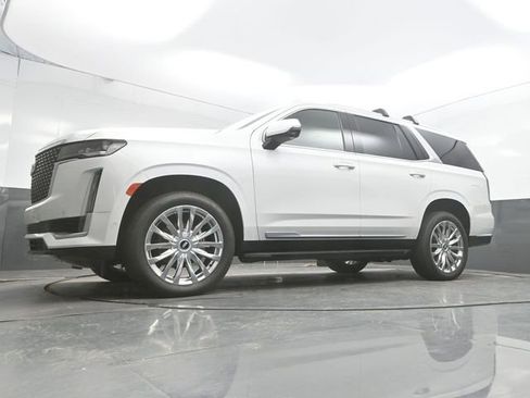 Used 2021 Cadillac Escalade Premium Luxury image 35