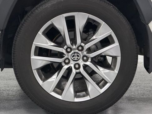 Used 2021 Toyota RAV4 Limited image 8
