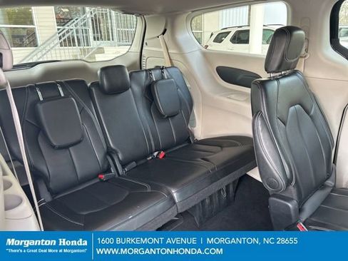 Used 2024 Chrysler Pacifica Touring-L FWD image 35