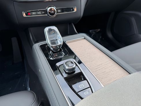 New 2026 Volvo XC90 B6 Plus w/ Protection Package Premier image 14