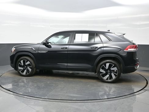 Used 2024 Volkswagen Atlas Cross Sport SE image 3