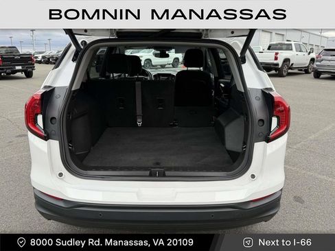 Used 2022 GMC Terrain SLE w/ Driver Convenience Package image 12