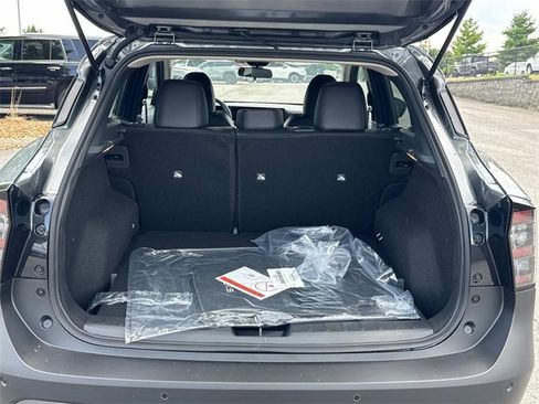 New 2025 Nissan Kicks SR image 13