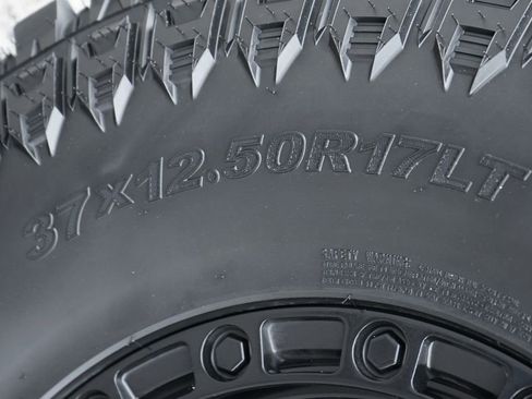 Used 2020 Jeep Gladiator Sport w/ Quick Order Package 24S image 42