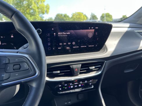 Used 2024 Buick Encore GX Avenir w/ Avenir Convenience Package FWD image 32