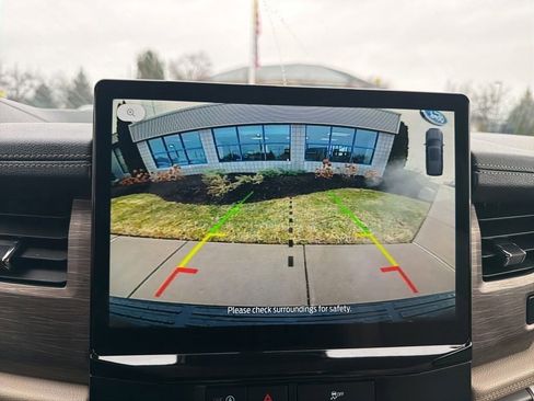 Used 2024 Ford Expedition Limited image 23