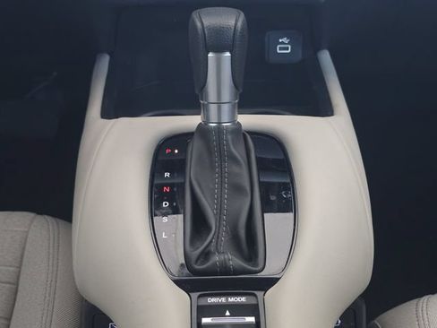 Used 2024 Honda HR-V LX image 13