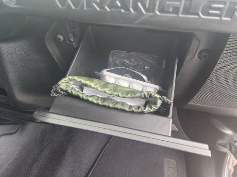 Used 2023 Jeep Wrangler Sport image 37