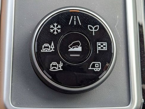 New 2026 Nissan Pathfinder Platinum image 33