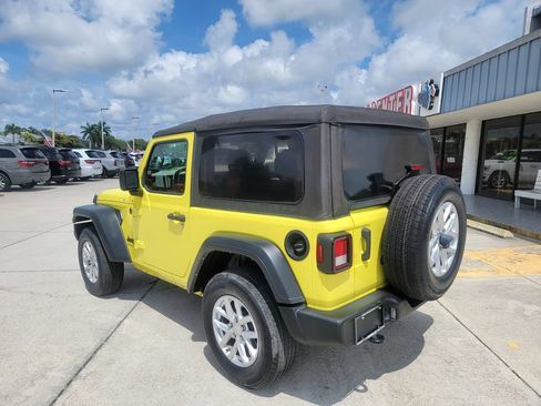 Used 2023 Jeep Wrangler Sport AWD/4WD image 3