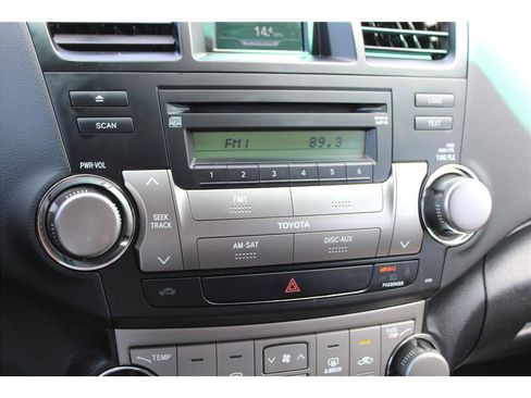 Used 2010 Toyota Highlander SE AWD/4WD image 28