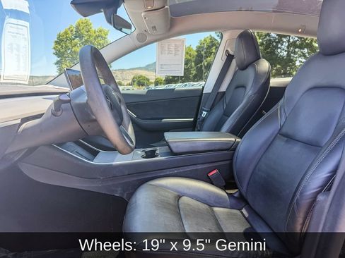 Used 2021 Tesla Model Y Long Range AWD/4WD image 20