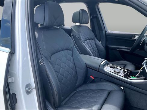 Used 2026 BMW X5 xDrive40i w/ Climate Comfort Package AWD/4WD image 8