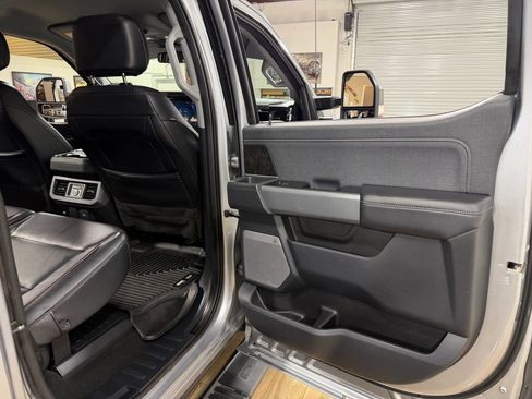 Used 2023 Ford F250 Lariat w/ Sport Appearance Package AWD/4WD image 17