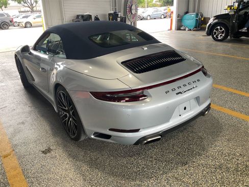 Used 2017 Porsche 911 Carrera 4 AWD/4WD image 12