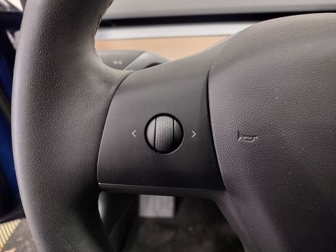 Used 2019 Tesla Model 3 image 18