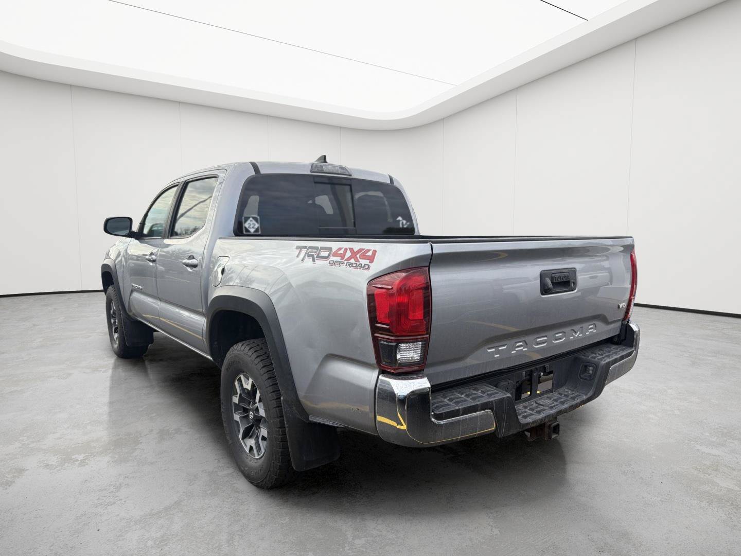 Used 2019 Toyota Tacoma TRD Off-Road AWD/4WD image 5