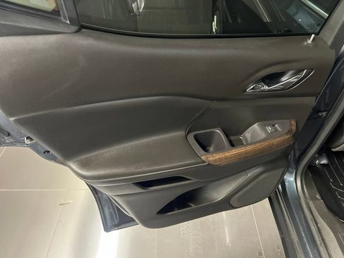 Used 2020 GMC Acadia Denali w/ Technology Package FWD image 26