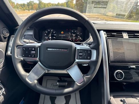 Certified 2025 Land Rover Discovery Dynamic SE AWD/4WD image 21