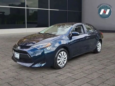 Used 2017 Toyota Corolla LE image 1