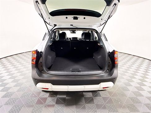 Certified 2025 Nissan Kicks SR image 34