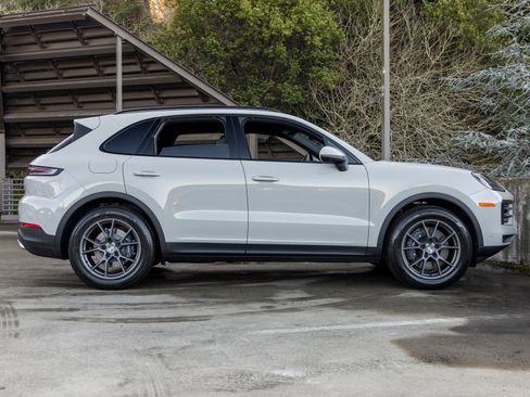 New 2026 Porsche Cayenne image 12