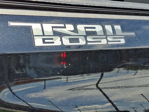 Used 2022 Chevrolet Silverado 1500 LT Trail Boss w/ LT Trail Boss Premium Package image 33