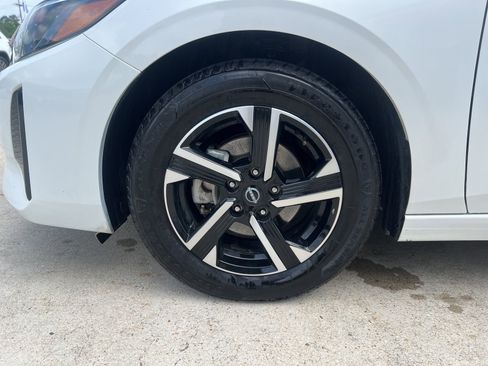 Used 2024 Nissan Sentra SV FWD image 7