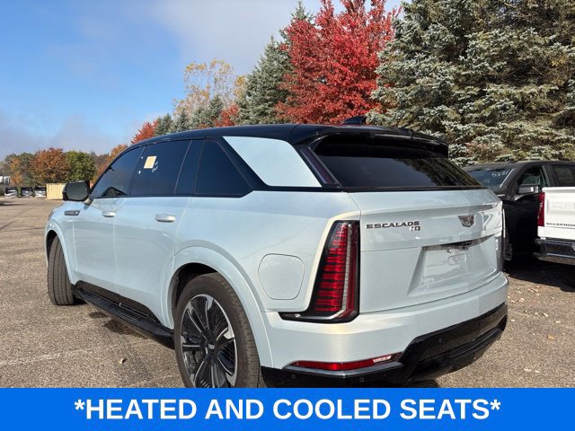 Used 2025 Cadillac Escalade IQ Sport 2 AWD/4WD image 5