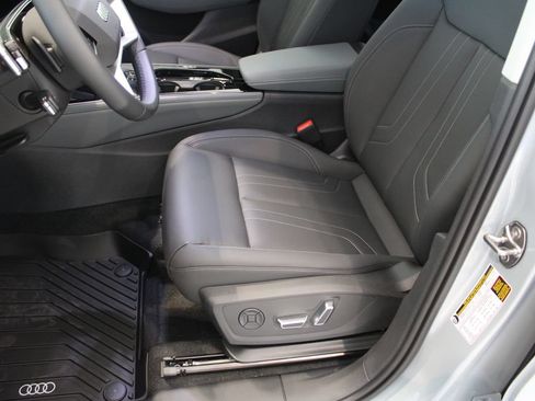 New 2026 Audi Q3 quattro 2.0T AWD/4WD image 9