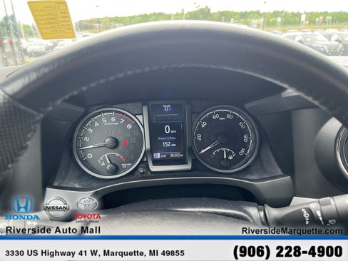 Used 2021 Toyota Tacoma TRD Off-Road AWD/4WD image 16
