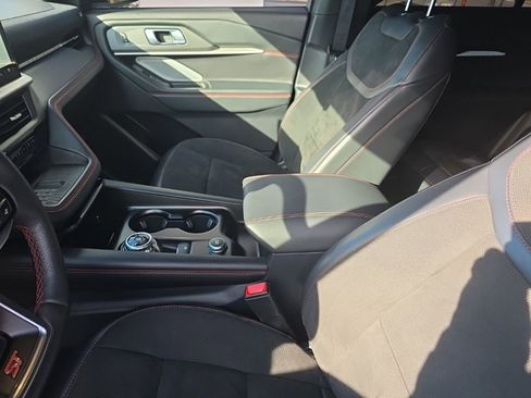 Used 2025 Ford Explorer ST image 24