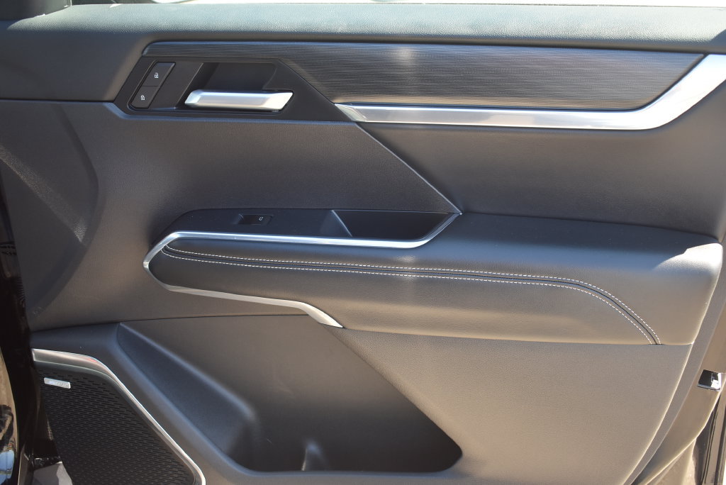Used 2026 GMC Acadia Elevation FWD image 13