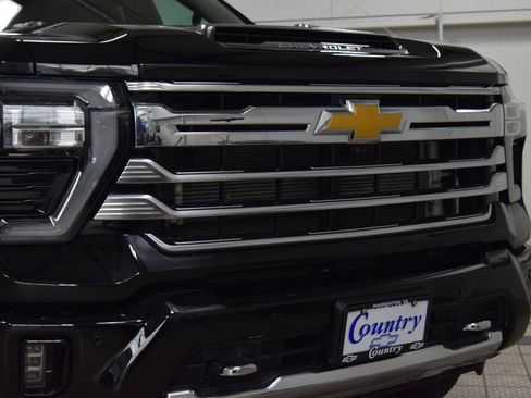Used 2024 Chevrolet Silverado 3500 High Country w/ Technology Package AWD/4WD image 13