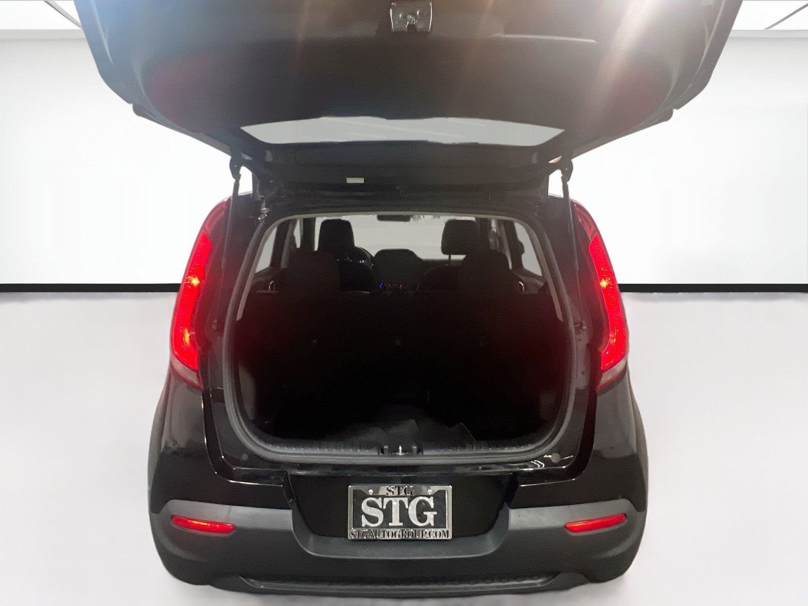 Used 2020 Kia Soul S FWD image 17