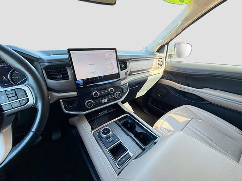 Used 2024 Ford Expedition Max Limited image 30