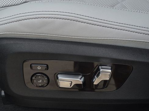 New 2026 BMW X5 sDrive40i w/ Climate Comfort Package image 27