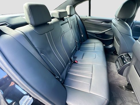 Used 2023 BMW 540i w/ M Sport Package image 31