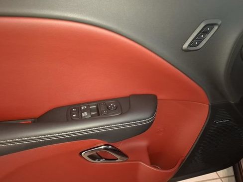 Used 2022 Dodge Challenger SRT Hellcat RWD image 10