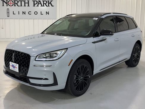 New 2026 Lincoln Corsair Reserve w/ Jet Appearance Package image 5