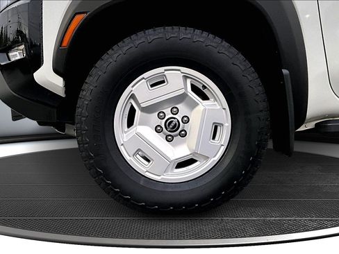 Used 2024 Nissan Frontier SV w/ Hardbody Edition image 34