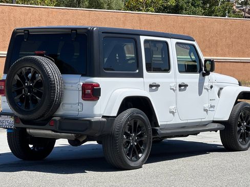 Used 2022 Jeep Wrangler Unlimited Sahara image 4