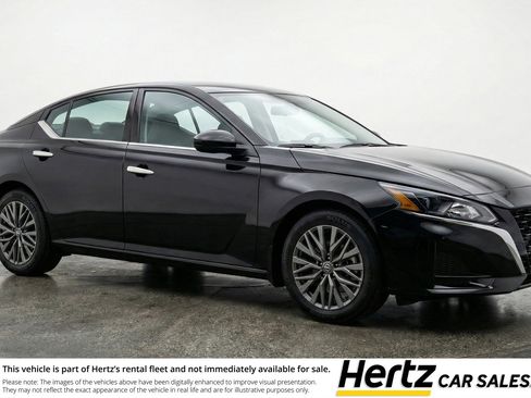 Used 2025 Nissan Altima 2.5 SV FWD image 1