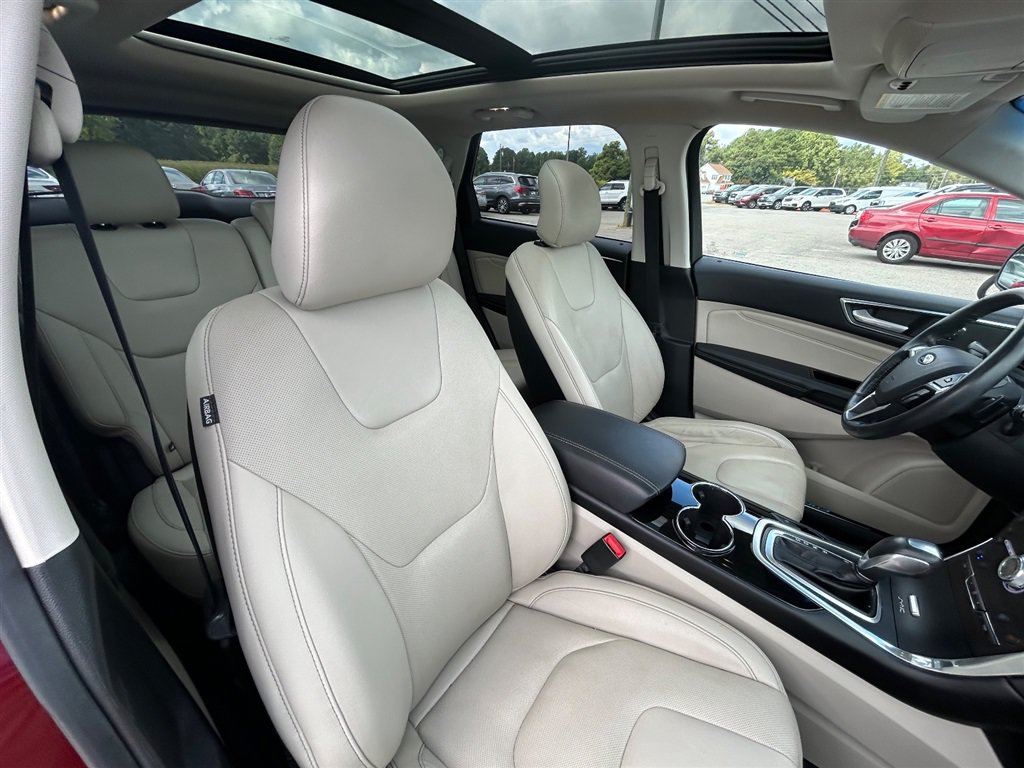Used 2017 Ford Edge Titanium w/ Equipment Group 301A FWD image 31