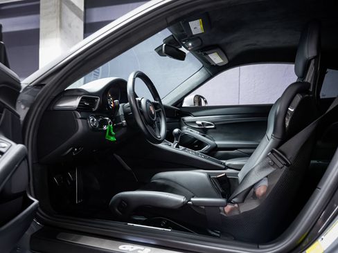 Used 2018 Porsche 911 GT3 RWD image 20