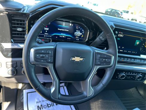 Used 2023 Chevrolet Silverado 1500 LT AWD/4WD image 17