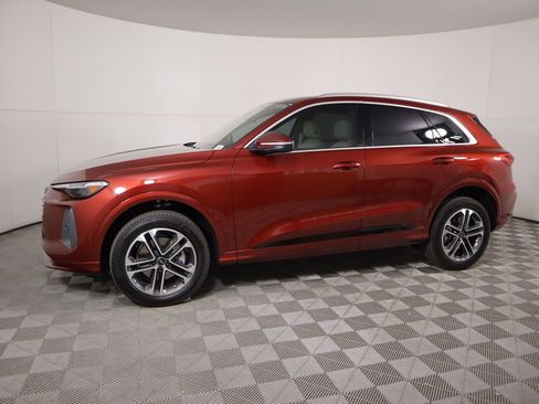 Used 2025 Audi Q5 Premium Plus w/ Premium Plus image 9