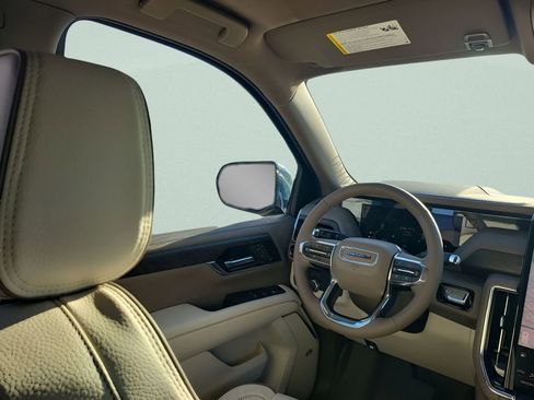 New 2026 GMC Yukon XL Denali w/ LPO, Floor Liner Package image 15