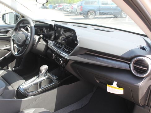 New 2026 Chevrolet Trax ACTIV w/ Driver Confidence Package FWD image 14