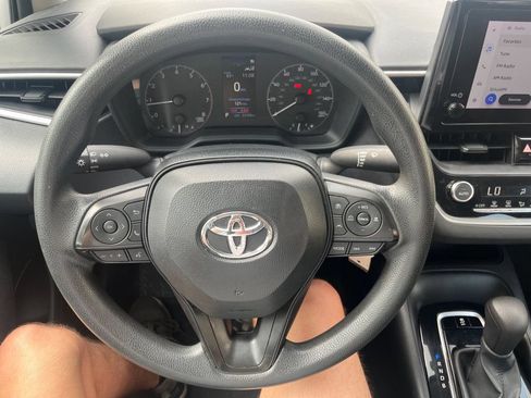 Used 2024 Toyota Corolla LE FWD image 12